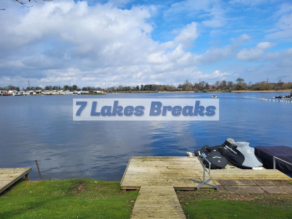 7 Lakes Breaks At 7 Lakes Country Park Crowle  Dış mekan fotoğraf