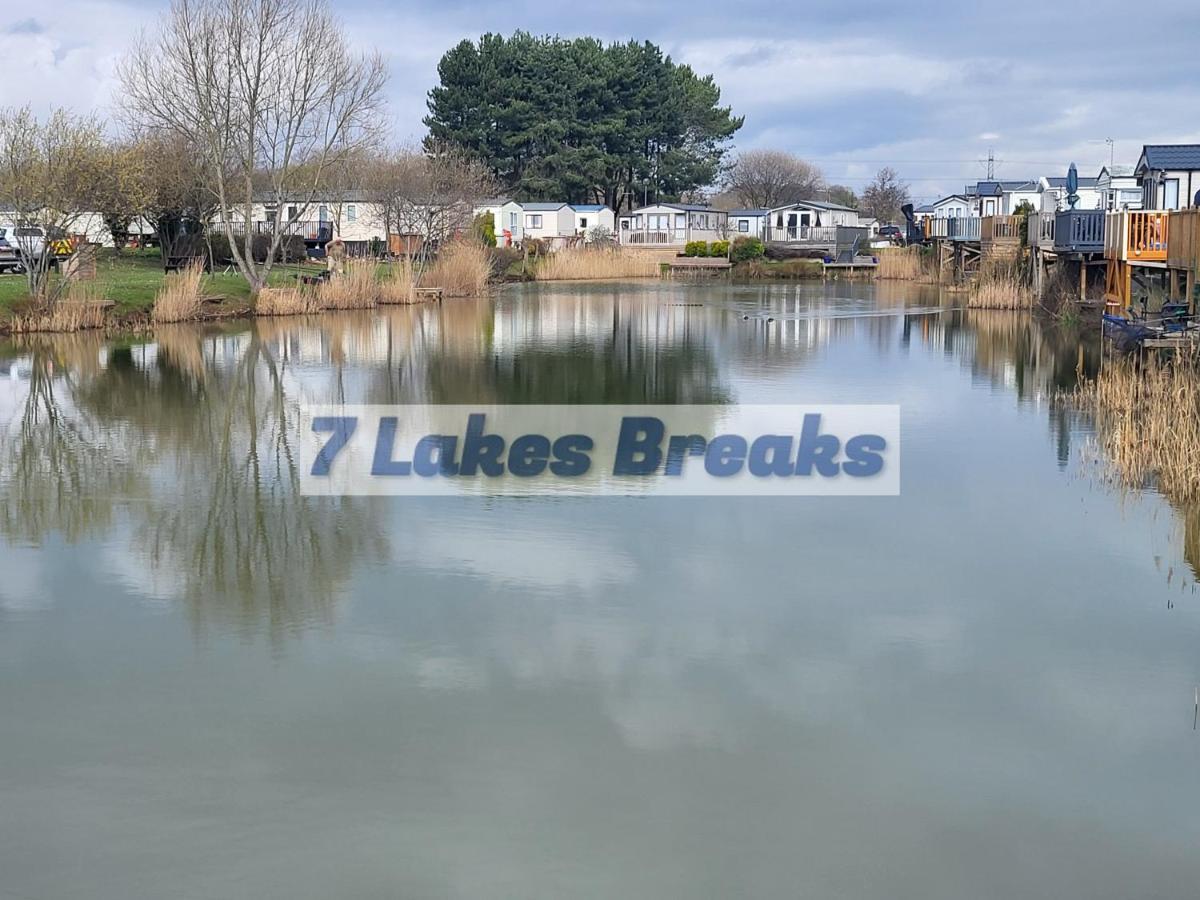 7 Lakes Breaks At 7 Lakes Country Park Crowle  Dış mekan fotoğraf